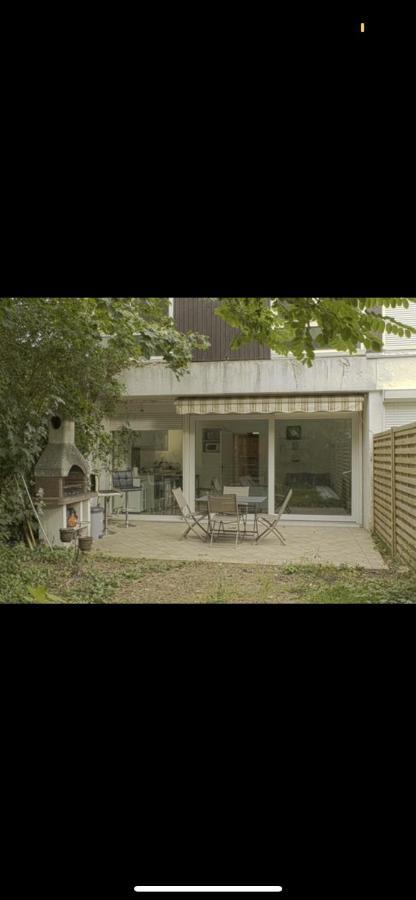 Se: 13A Rue Des Touleuses Pourpre Bed and Breakfast Cergy Exterior foto